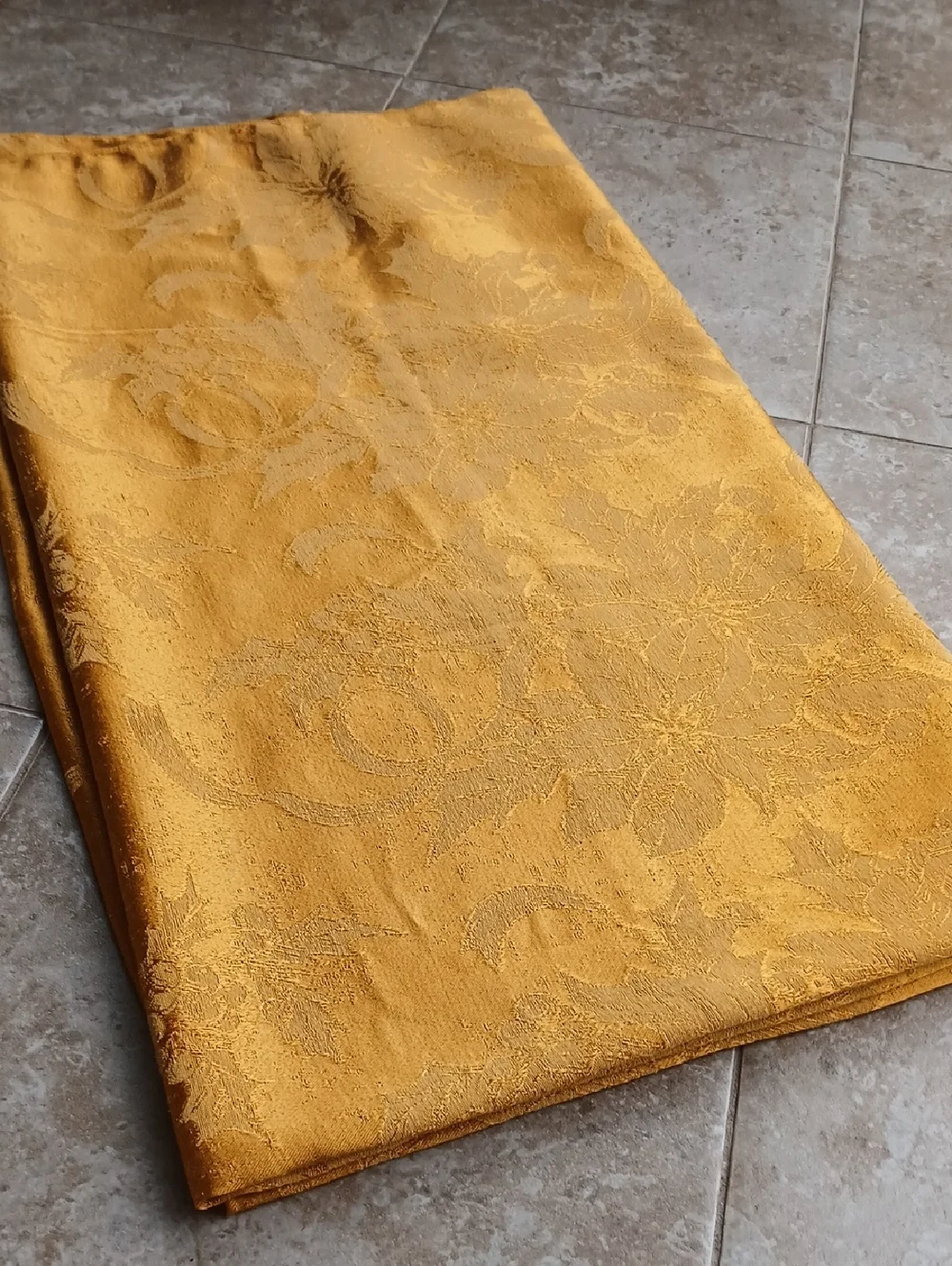 Golden Yellow 94 X 56 Decorative Jaquard Poinsettia Holiday Christmas Tablecloth